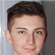 Studente universitario con esperienza offre aiuto per compiti